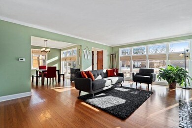 377 E Webster Ave, Elmhurst, IL 60126 - photo 2