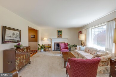 604 Longview Ct NE, Vienna, VA 22180 - photo 3