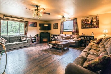 5080 Pleasant Creek Rd, Rogue River, OR 97537 - photo 2