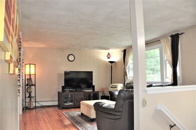 143 Davis St, Northborough, MA 01532 - photo 4