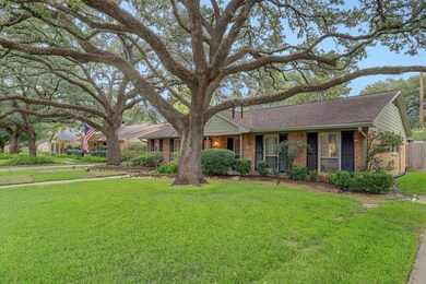 10030 Chevy Chase Dr, Houston, TX 77042 - photo 3