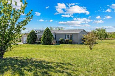 105 Stewart St, Rhome, TX 76078 - photo 2