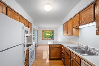 3708 Gershwin Ln N, Saint Paul, MN 55128 - photo 5