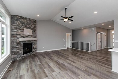 9823 Watermeadow Cir, Johnston, IA 50131 - photo 5