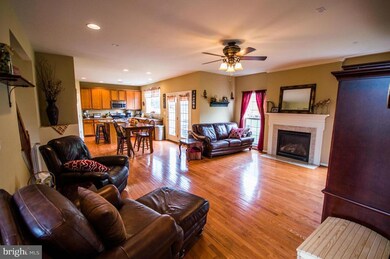 139 Tracy Dr, Strasburg, VA 22657 - photo 4