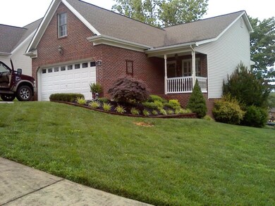10 Taylor Ridge Ct, Johnson City, TN 37601 - photo 2