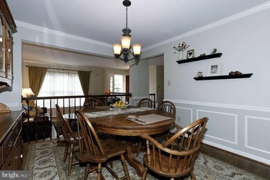 10774 Brewer House Rd, Rockville, MD 20852 - photo 6