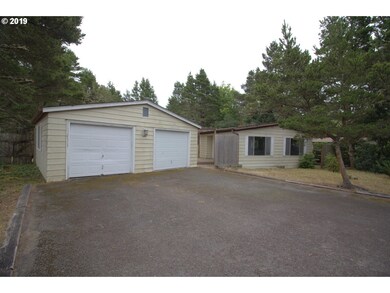 804 Siano Loop, Florence, OR 97439 - photo 2