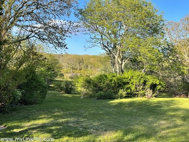 71 Runner Rd, Vineyard Haven, MA 02568 - photo 4