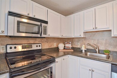 525 Calef Rd unit 11, Manchester, NH 03103 - photo 3