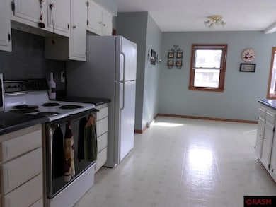 1434 Hilltop St, New Ulm, MN 56073 - photo 2