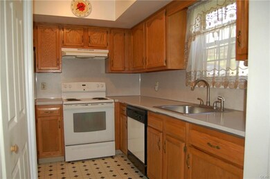 3541 Limestone Dr, Whitehall, PA 18052 - photo 7