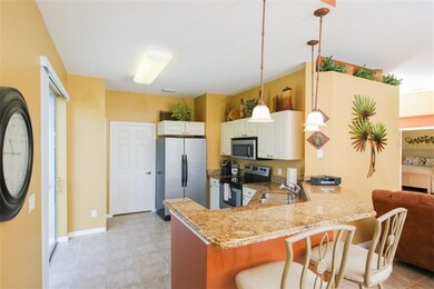 Kitchen with breakfast bar