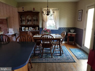 4002 Crestline Dr, Reading, PA 19606 - photo 5