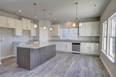 EAT-IN KITCHEN