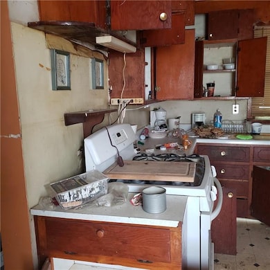 516 Spruce St, Rossville, KS 66533 - photo 7