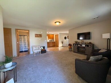 126 E Kerr St, Sycamore, IL 60178 - photo 5