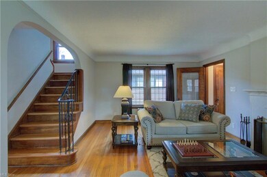 3415 Superior Park Dr, Cleveland Heights, OH 44118 - photo 4