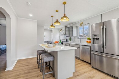 6-web-or-mls-1388-e-whittier-st