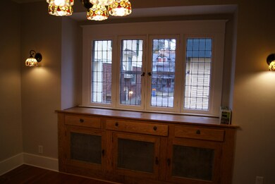 Fabulous built-ins in dining room