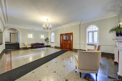 Stanwix Apartment COOP unit E-2, Forest Hills, NY 11375 - photo 4