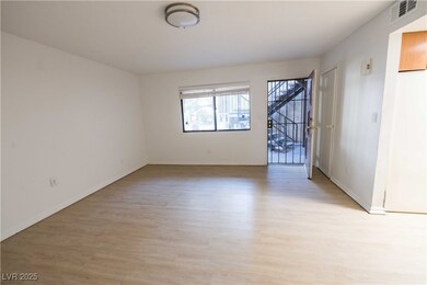 2080 Karen Ave unit 68, Las Vegas, NV 89169 - photo 5