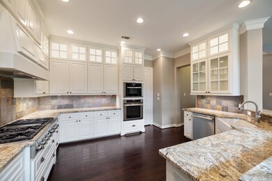 10035 Valley Forge Dr, Houston, TX 77042 - photo 7