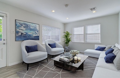 5704 Darling St, Houston, TX 77007 - photo 2