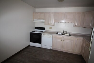 73 E Broadway unit T, Derry, NH 03038 - photo 4