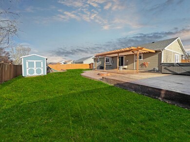 Large Backyard<|><|>