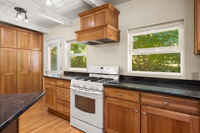 6_2835 sundown rd, medford-05