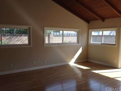 Great family room....High ceiling, nice flooring, 