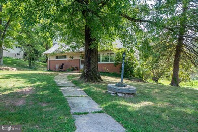 139 Baptist Church Rd, Spring City, PA 19475 - photo 4