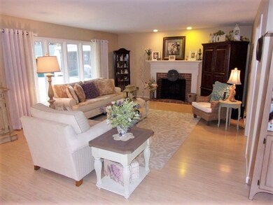 Living Room w/ Gas Fireplace