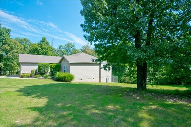 16 Berkshire Dr, Bella Vista, AR 72714 - photo 2