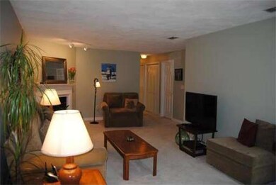 75 Page Rd unit 7, Bedford, MA 01730 - photo 2