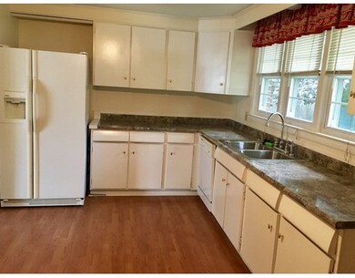 23 Dale St, Holyoke, MA 01040 - photo 5