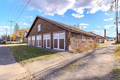 127 N 2nd St, Tomahawk, WI 54487 - photo 2