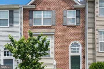 1154 Balsam Cir, Sykesville, MD 21784 - photo 2