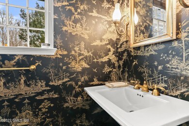 7 POWDER ROOM 911 Putnam Park Rd Redding