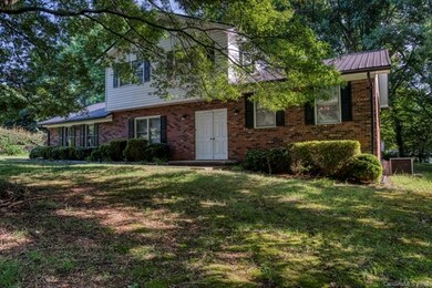 701 Partridge Dr, Statesville, NC 28677 - photo 2