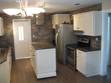 1023 Andrews Rd, West Palm Beach, FL 33405 - photo 5