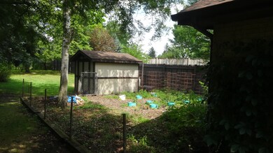 250 Melrose Ave, Elmhurst, IL 60126 - photo 3