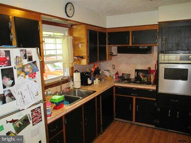 27 College Ave, Stewartstown, PA 17363 - photo 3