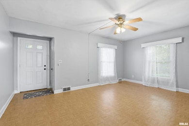 2103 W High St, Davenport, IA 52804 - photo 5