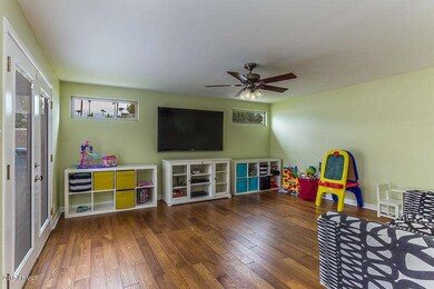 4229 N 34th St-11