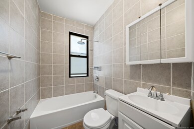 217 Woodlawn Terrace, Waterbury, CT 06710 - photo 5