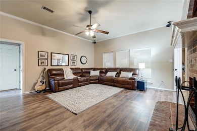 107 Montreal Dr, Hurst, TX 76054 - photo 5