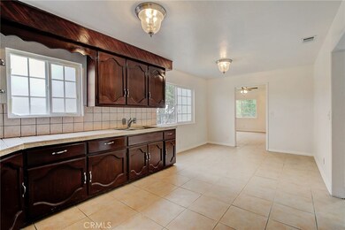 2202 E Hatchway St, Compton, CA 90222 - photo 7