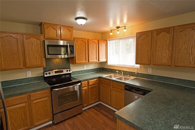 10131 Bridge Rd SE, Yelm, WA 98597 - photo 4